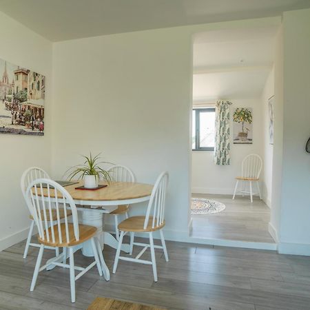 Stunning Modern Apartment In The Cotswolds Chalford Eksteriør billede