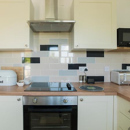 Stunning Modern Apartment In The Cotswolds Chalford Eksteriør billede
