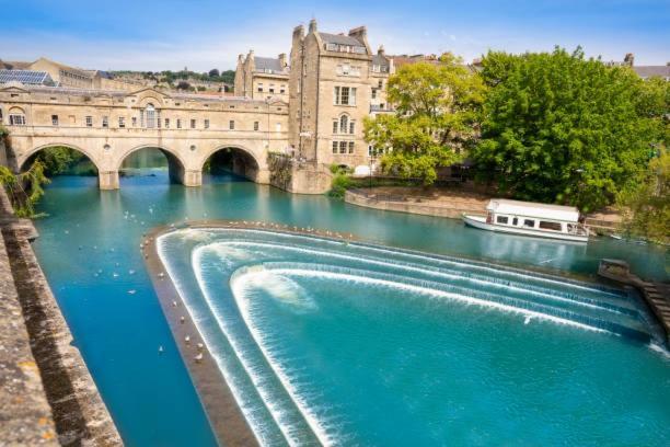 Stunning Modern Apartment In The Cotswolds Chalford Eksteriør billede